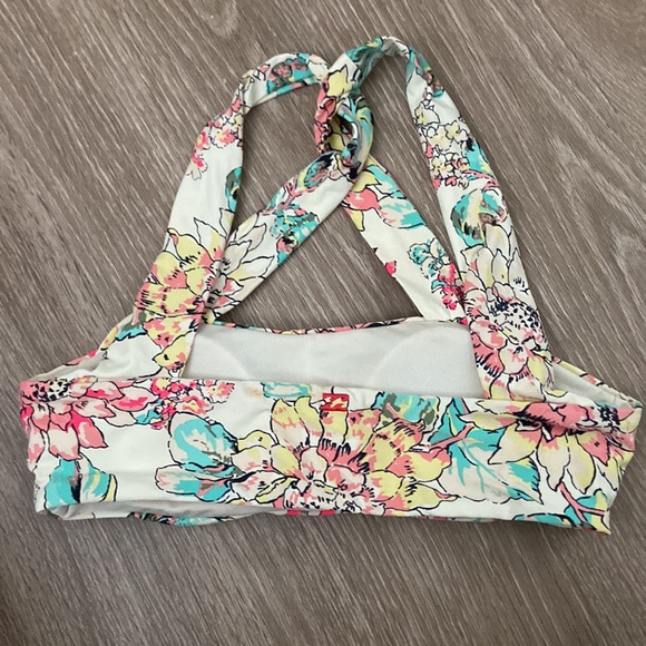 Billabong sz S twist front bikini top - Picture 2 of 3